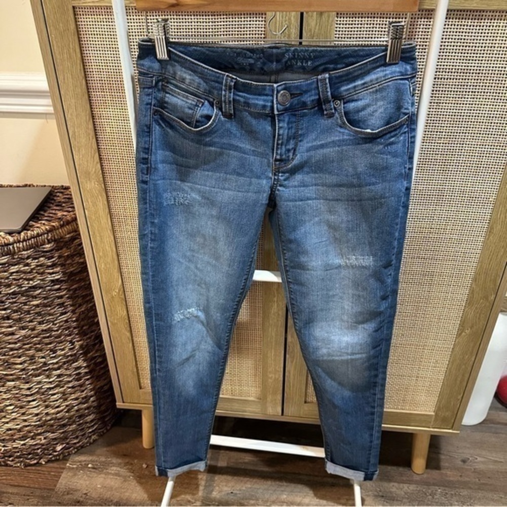 The limited skinny ankle jean